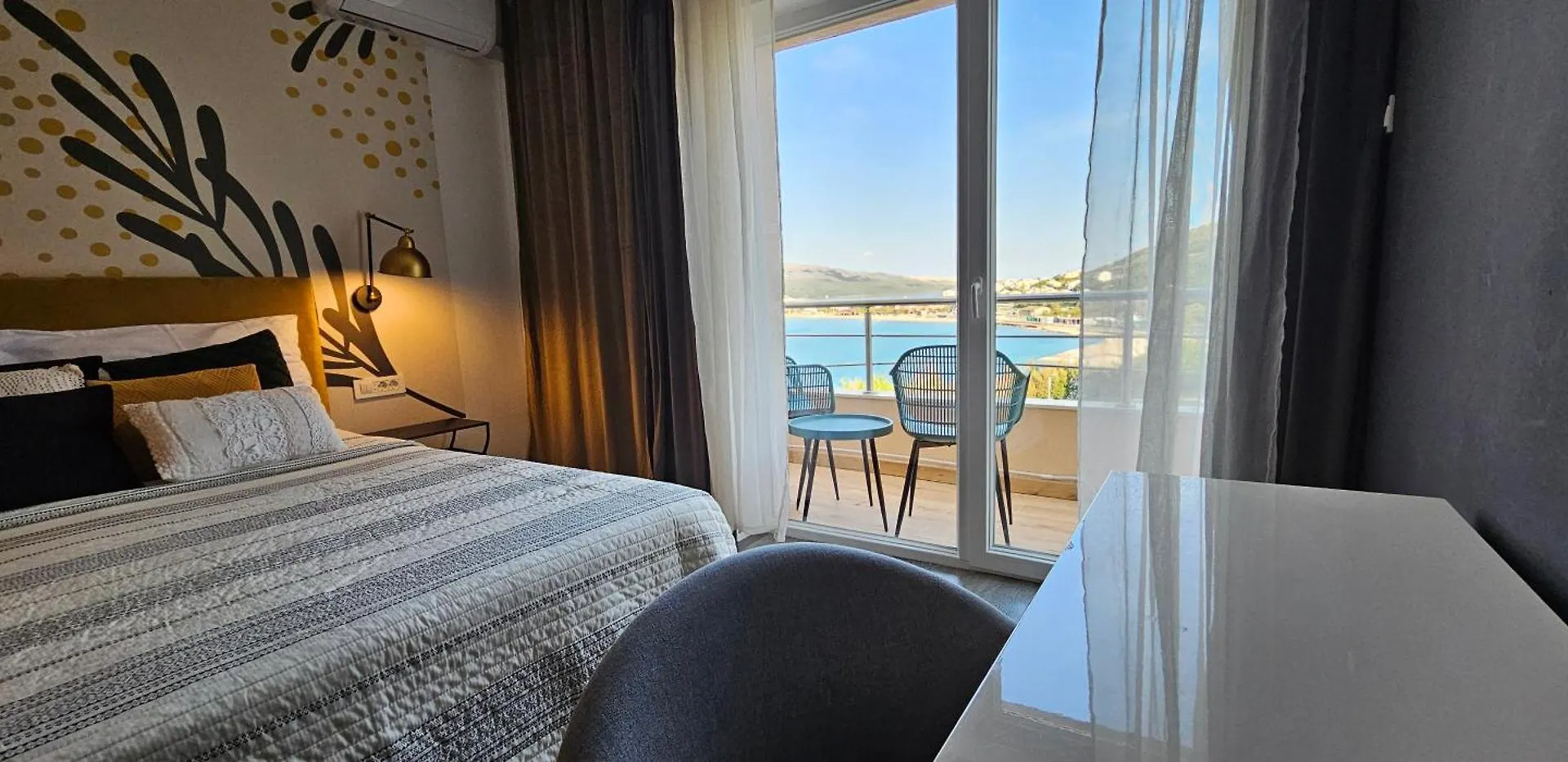 Boutique Villa Revelin Pag Town Bed & Breakfast