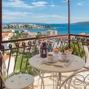 https://apartments-loncar-seget-vranjica.hotels-in-trogir.com